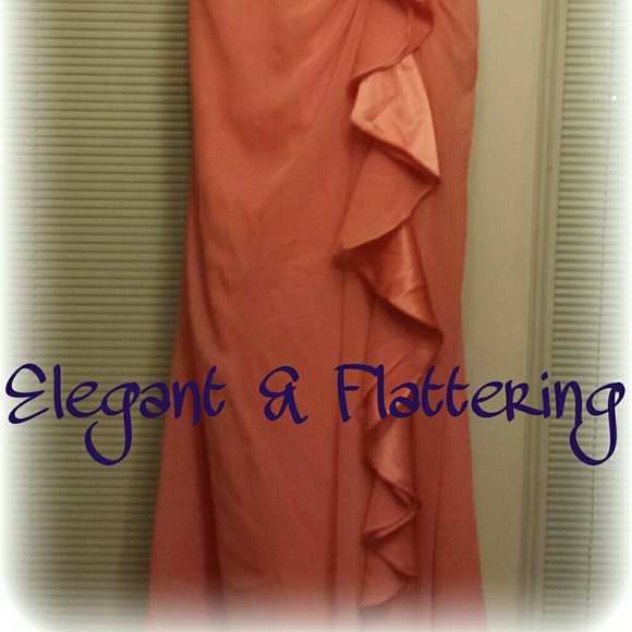 Elegant Evening Gown - Picture 4 of 4