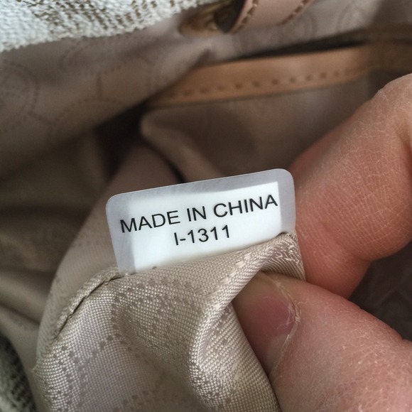 ❌❌Sold: Authentic MK Jet Set PVC Monogram Tote❌❌ - Picture 2 of 4