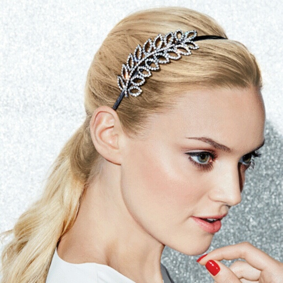 curationista Accessories - 🌴2 for $55🌴Sparkle crystal leaves fancy headband
