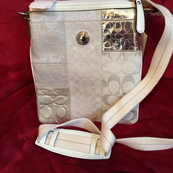 Coach. Winter white