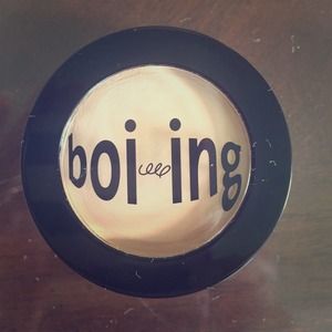 Benefit Boiing Concealer in 01