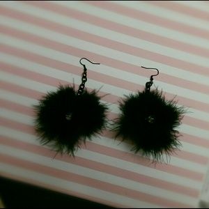 Black fluff earrings
