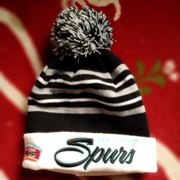 Spurs beanie