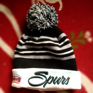 Spurs beanie