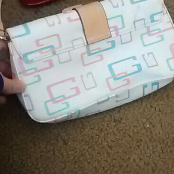 Guess Handbag - Picture 3 of 4