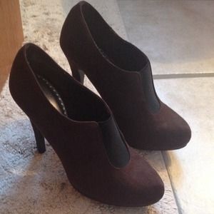 ✨BRAND NEW✨ BOOTIES