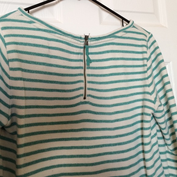 Green and white striped sweater - Picture 2 of 4