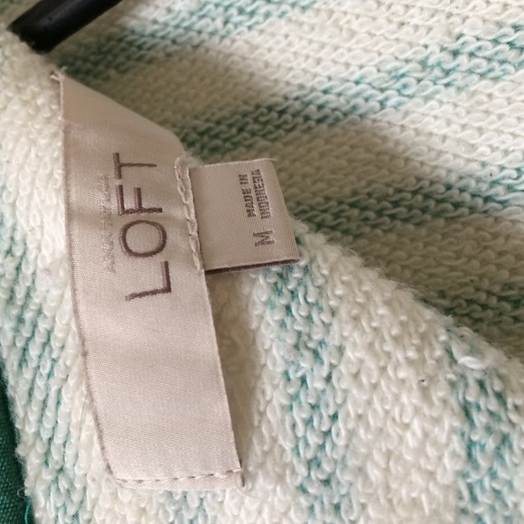 Green and white striped sweater - Picture 3 of 4