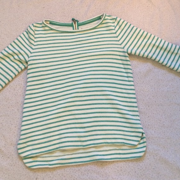 Green and white striped sweater - Picture 4 of 4