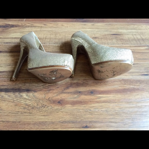✨HP 2/5!!✨Gold Steve Madden Glitter Platform - Picture 3 of 4