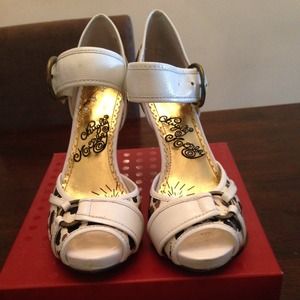 Naughty Monkey - Chutes & Ladders, White, Size 6.5