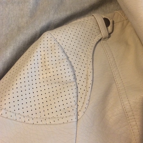 Light tan leather like jacket - Picture 4 of 4