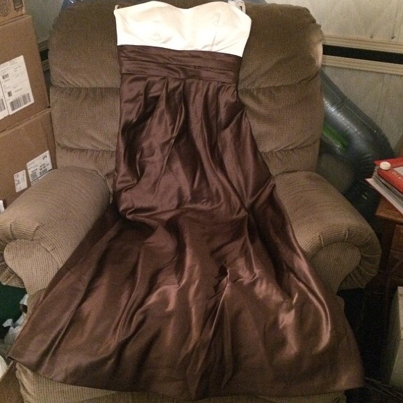 Formal dress - Picture 1 of 1