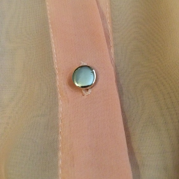 Sleeveless coral/pink sheer button up - Picture 3 of 3