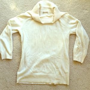 J. Crew cream cashmere sweater. Size M.