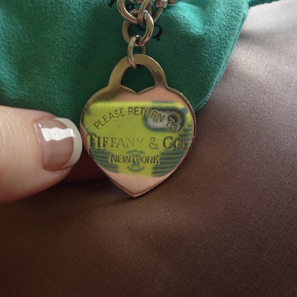 Authentic Tiffany & Co XL heart tag bracelet - Picture 2 of 4