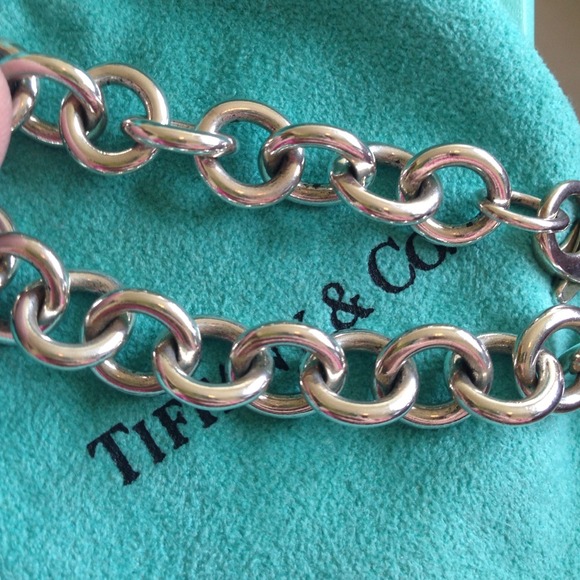 Authentic Tiffany & Co XL heart tag bracelet - Picture 3 of 4