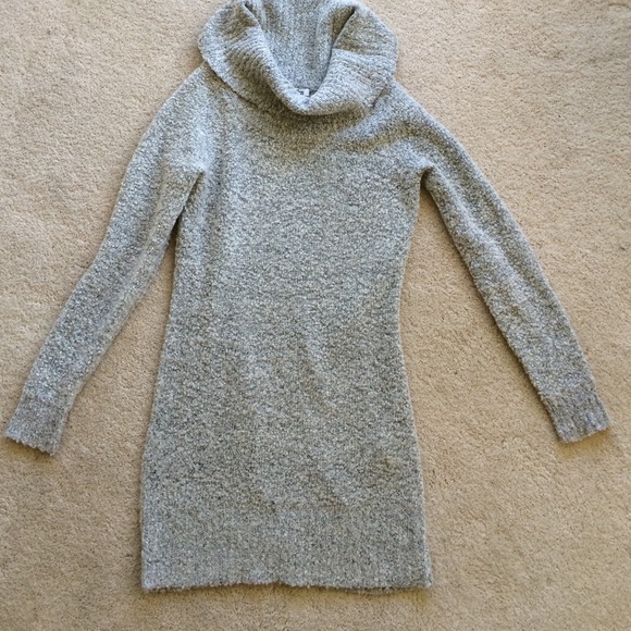 Cozy gray mark cowl neck tunic sweater.