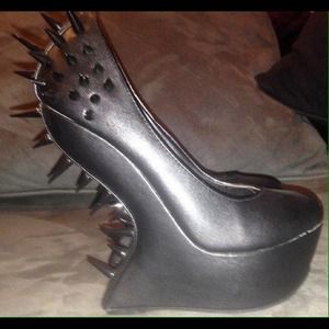 Privileged Serra heelless spiked platform wedges