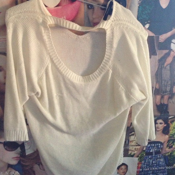 Open back sweater - Picture 2 of 3