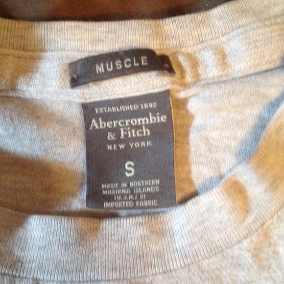 Men's small top - Picture 2 of 2