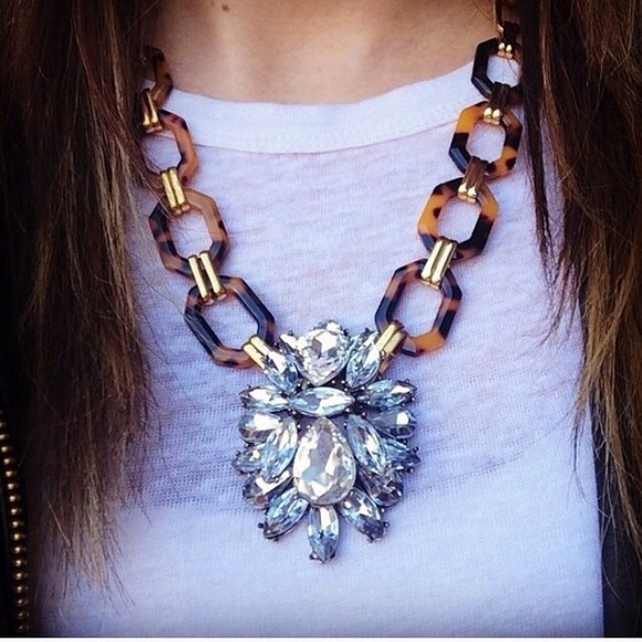 Jewelry - Crystal tortoise statement necklace