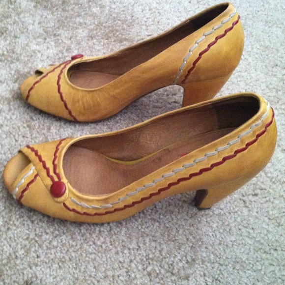 Miz Mooz Shoes - 🎉Host Pick 02/04🎉Cute Miz Mooz heels