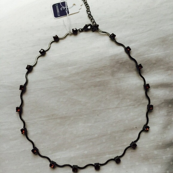 Necklace - Picture 1 of 2