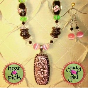 🌟(2x) HP... Tropical Beauty Necklace Set.