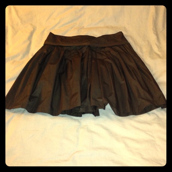 Uniqlo +J espresso pleated full skirt 12