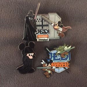 Disney pins 💎RESERVED💎