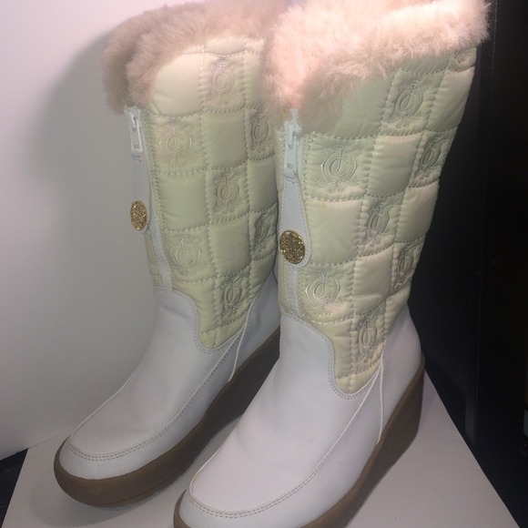 Juicy Couture Boots - Juicy Couture size 9 Snow boots