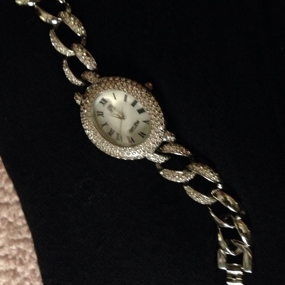 DISCOUNTED🎀Bling! Pave watch ~ gorgeous! A steal! - Picture 1 of 4
