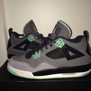 Air Jordan Green Glow 4s
