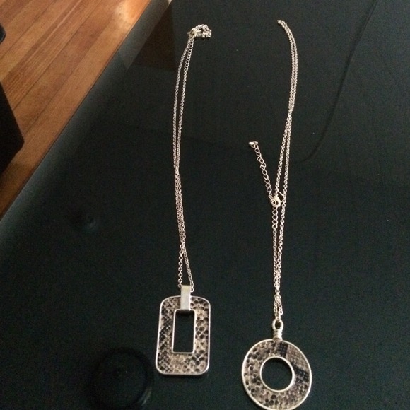 2 long chained necklaces with pendants
