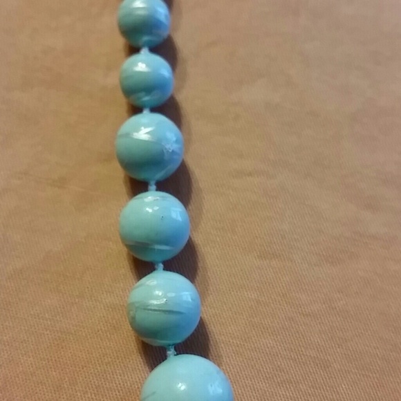 Blue bead necklace - Picture 3 of 4
