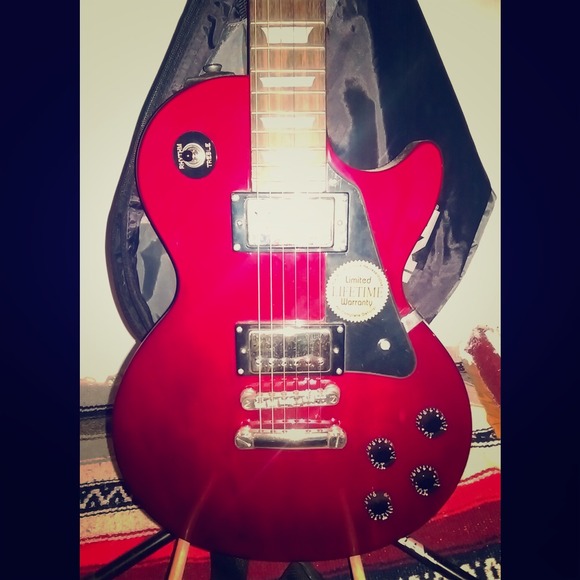 Cherry red guitar brand-new😊😊 - Picture 1 of 4