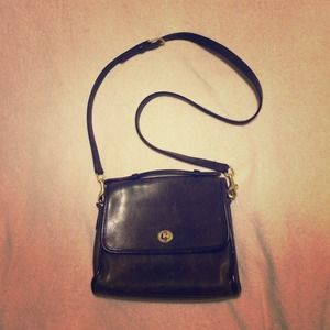 🚫Do not buy🚫 Coach leather cross body