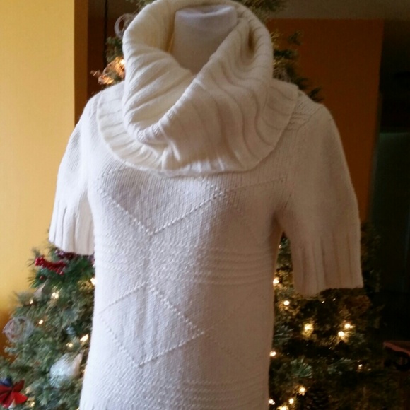 American eagle outfitters cream turtleneck S