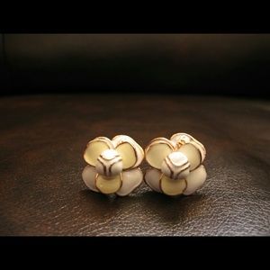 earring