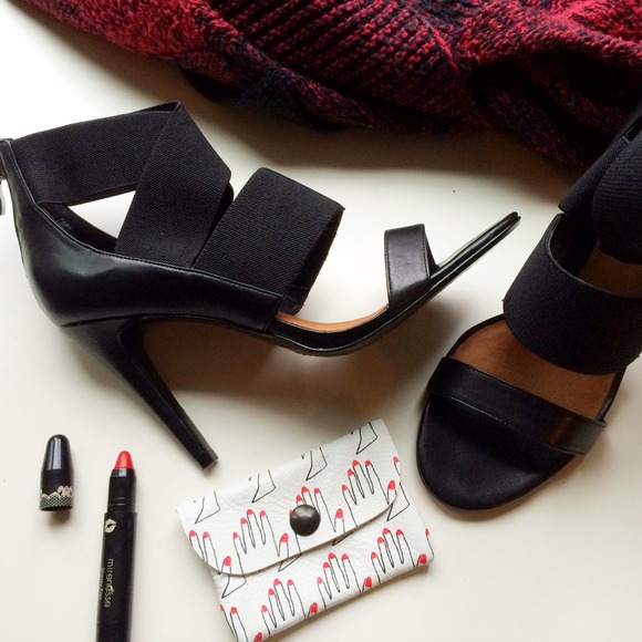 Shoes - Black Elastic Strap Sandals