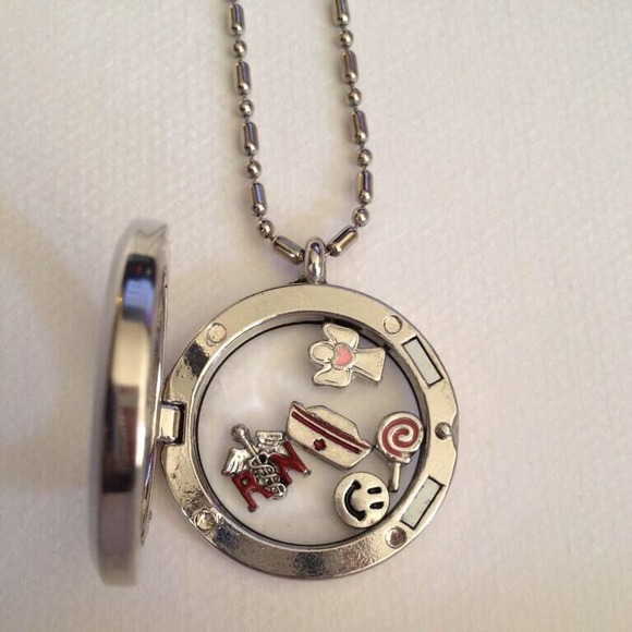 Living locket RN theme