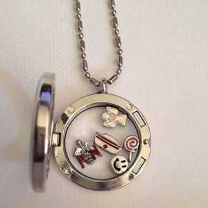 Living locket RN theme