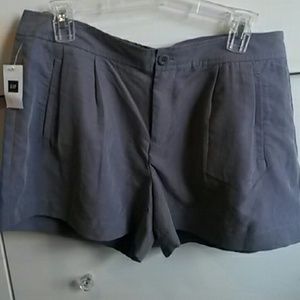 NWT Gap lightweight shorts