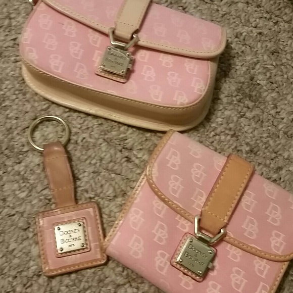 SOLD Pink dooney and bourke bucket handbag - Picture 2 of 4