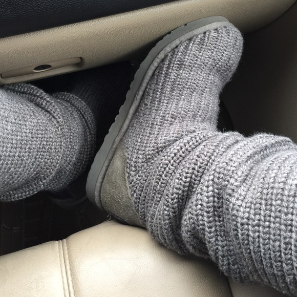 Gently used grey cardy Ugg size 9