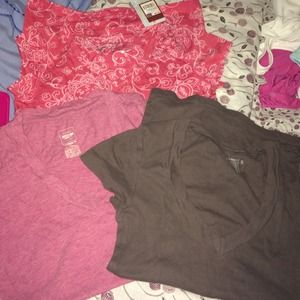 vneck tops bundle 🎁