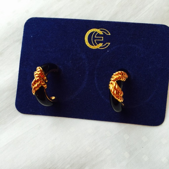 Earrings for pierced ears. - Picture 2 of 2