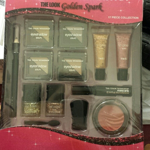 Accessories - Hold   17 pieces collection makeup set