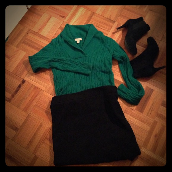 Beautiful green sweater - available in purple too!